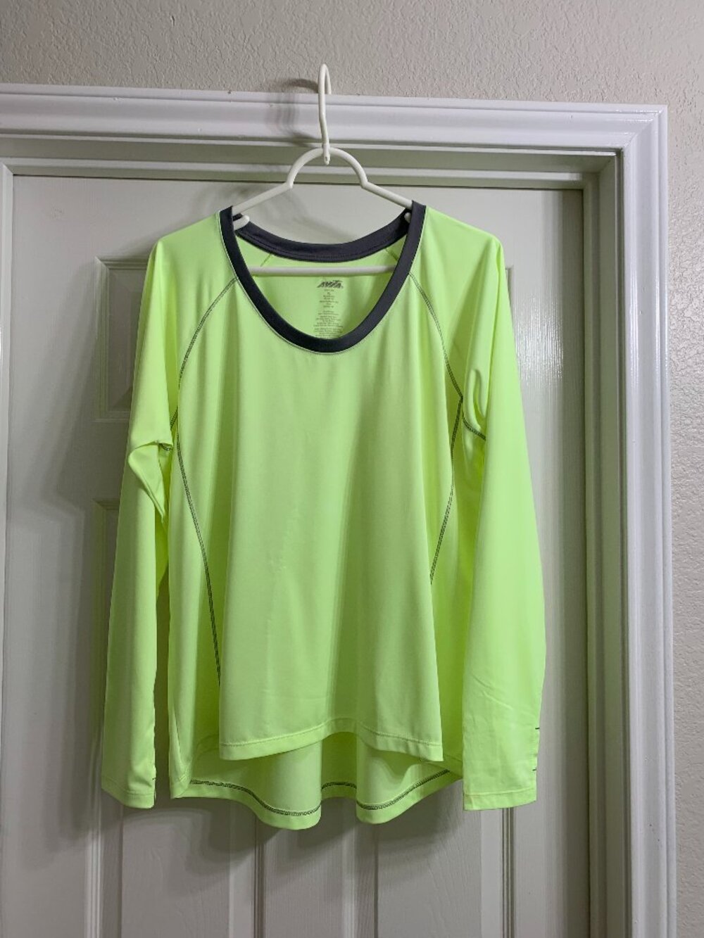 Avia Brand Women's Bright Yellow and Gray Athletic Shirt, Size XL